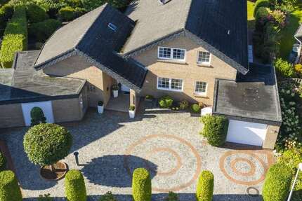 Haus zum Kaufen in Westerstede 550.000,00 € 240 m²