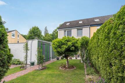 Charmantes Reihenendhaus: Ihr neues Zuhause mit Garten und Garage - Berlin-Kladow