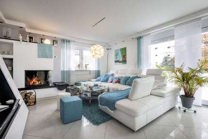 Haus zum Kaufen in Bad Herrenalb 748.000,00 € 230 m²