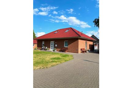 Schicker neuwertiger Bungalow (Bj. 2020) m. Carport, in zentraler Lage von Kirchdorf - Kirchdorf b Sulingen