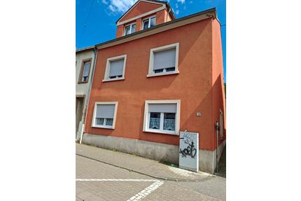 Dreifamilienhaus Merzig - 243.000,00&nbsp;EUR Kaufpreis, ca.&nbsp; 194,00&nbsp;m&sup2; in Merzig (PLZ: 66663)