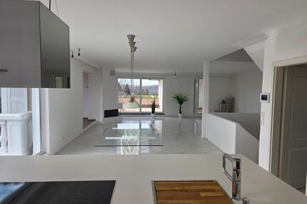 exklusive 4 Zimmer Wohnung - 1.550,00&nbsp;EUR Kaltmiete, ca.&nbsp; 214,00&nbsp;m&sup2; in Dierdorf (PLZ: 56269)