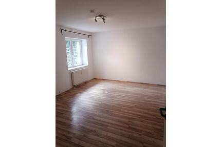2-ZIMMER-WOHNUNG MIT BALKON & EINBAUKÜCHE IN RUHIGER LAGE VON NIEDERKIRCHEN