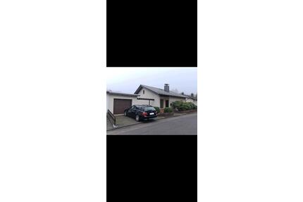 Einfamilienhaus - 1.100,00&nbsp;EUR Kaltmiete, ca.&nbsp; 110,00&nbsp;m&sup2; in Ehringshausen (PLZ: 35630)