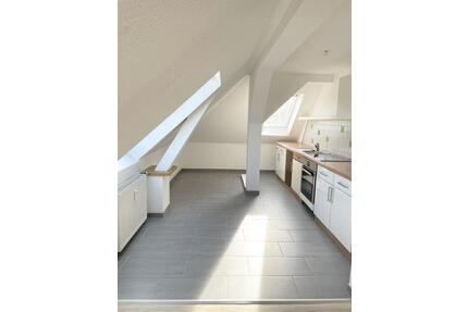 Schöne, helle 2-Zimmer-Wohnung mit Einbauküche zu vermieten! - Braunschweig Westliches Ringgebiet