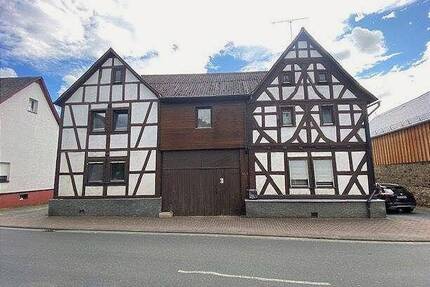 Charmante Hofreite mit Einliegerwohnung und Garten in Schöffengrund-Oberwetz