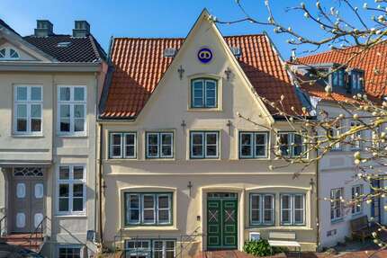 Haus zum Kaufen in Glückstadt 635.000,00 € 249 m²