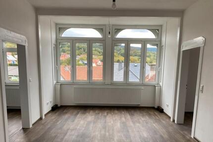 4-Zimmer Altbauwohnung – hell, ruhig gelegen, optional mit EBK-Übernahme - Zella-Mehlis