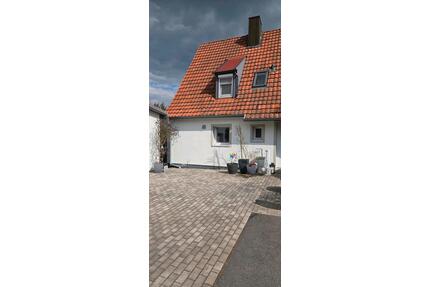 Doppehaushäflte in Niederwerrn - 459.000,00&nbsp;EUR Kaufpreis, ca.&nbsp; 97,50&nbsp;m&sup2; in Niederwerrn (PLZ: 97464)