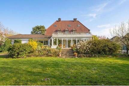 Haus zum Kaufen in Mülheim an der Ruhr 1.139.000,00 € 295 m²