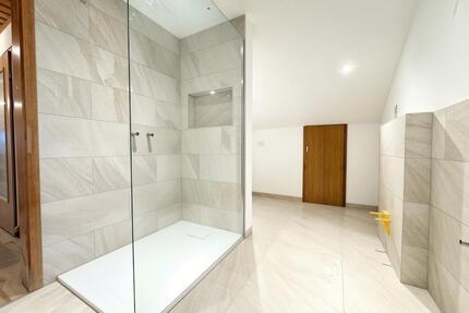 Renovierte DG-Wohnung mit Balkon in Wasseralfingen - Aalen Attenhofen