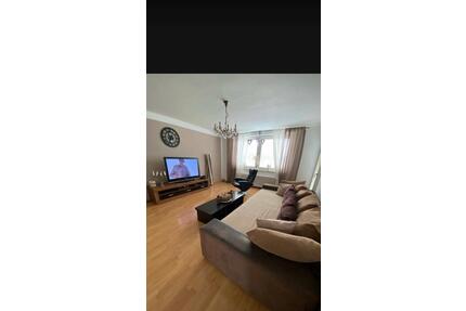 Helle 3 Zimmerwohnung mit zwei Balkone in D-Unterraht Privat - Düsseldorf Stadtbezirk 5