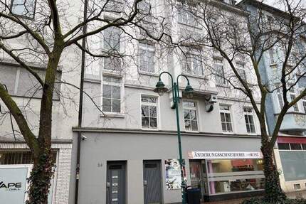 Altbauwohnung mit 3 Zimmern in der Stadtmitte - Duisburg Dellviertel