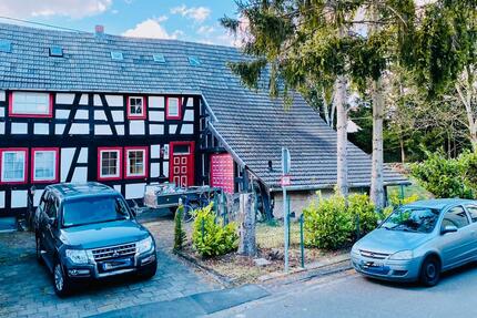 Fachwerkhaus, freistehend, 640qm Grund, Denkmal, sanierungsbed. - Erpel