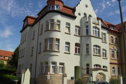 ATLAS IMMOBILIEN: Barrierearme Wohnung mit Treppenlift und angepasstem Bad - Erfurt Daberstedt