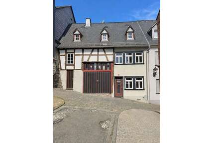 Haus zum Kaufen in Kastellaun 98.000,00 € 92.59 m²