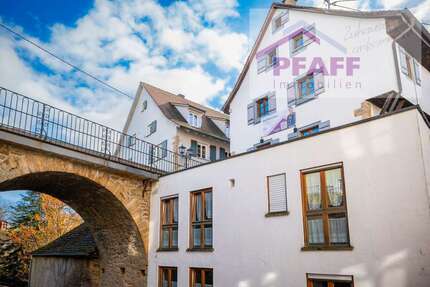 Haus zum Kaufen in Tengen 349.000,00 € 220 m²