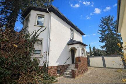 Sanierungsbedürftiges freist. 1-FH mit viel Potenzial und großem Garten - Viernheim