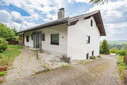 Haus zum Mieten in BüchlbergDenkhof 1.995,00 € 210 m² - Büchlberg/Denkhof