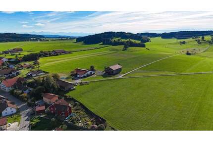 Zwei Doppelhaushälften inkl. großem Baugrundstück in traumhafter Lage - Osterzell / Oberzell