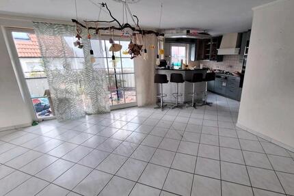 3,5-Zimmer-Wohnung mit Garten, Balkon, Hobbyraum & Garage - Rutesheim