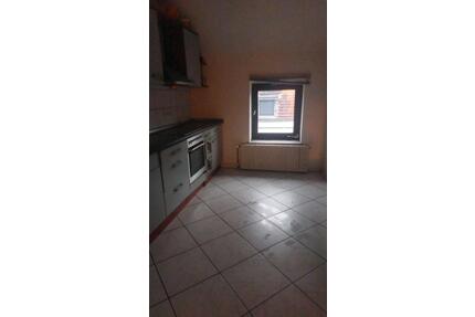 Teilmöbliertes WG-Zimmer mit ca. 35 m² in Mönchengladbach.