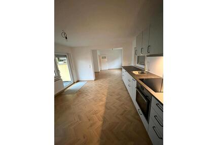 Stilvolle 3 Zimmerwohnung mit EBK und Balkon - Sinsheim