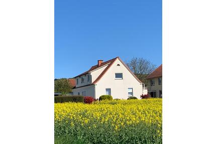 Geräumiges Einfamilienhaus am Fuß des Wiehengebirges, mit 8 Zimme - Hüllhorst