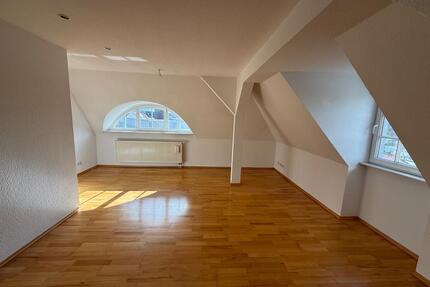 Schickes Dachgeschoss 1,5 ZKB in sanierter Stadtvilla - Marburg Biegenviertel