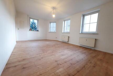 Klein aber fein! Ihr Stadthaus m. 2-Zi-Wohnung und separatem Hobby-Raum - Limbach-Oberfrohna