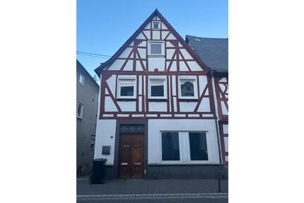 Grosse Wohnung in Altbau in Rhens 138 qm5 Zimmer Küche ,Bad,Flur - Koblenz Horchheim