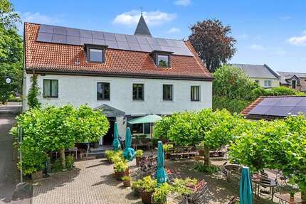 Haus zum Kaufen in Düsseldorf 2.999.000,00 € 672 m²