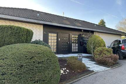 Großzügiger Bungalow mit Einliegerwohnung und tollem Blick aufs Landschaftsschutzgebiet - Solingen Gräfrath