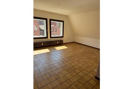 Dachgeschosswohnung in Plön - 850,00&nbsp;EUR Kaltmiete, ca.&nbsp; 60,00&nbsp;m&sup2; in Malente (PLZ: 23714)