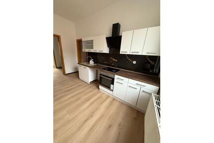 Renovierte 3 Zimmer Wohnung mit Einbauküche - Hof Altstadt
