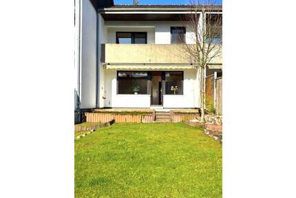 *RESERVIERT, viel Platz für die Familie, teilsaniert (925 vorne komplett neue Fenster + 2022 neue Gasbrennwert) RMH mit Potential in guter Wohnlage - Rotenburg