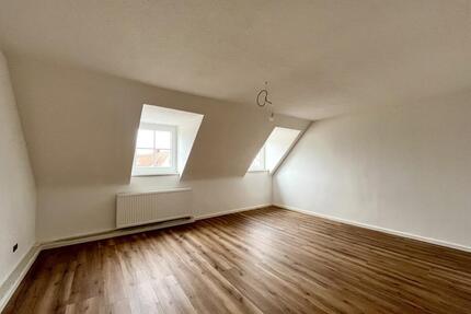 Urban wohnen in Bayreuths Innenstadt - top sanierte 3-Zimmer-Wohnung (WG geeignet) mit EBK im 4. OG