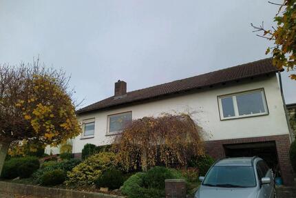 Ein- Zweifamilienhaus - 249.000,00&nbsp;EUR Kaufpreis, ca.&nbsp; 180,00&nbsp;m&sup2; in Niedenstein (PLZ: 34305)