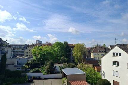 ** Ausschließlich für den 1-2 Personenhaushalt ab 45 Jahre! Helle 3 Zimmerwohnung mit Balkon in fußläufiger Entfernung zur Bonner Innenstadt**