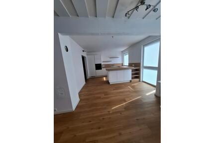 Schicke, offen gestaltete Wohnung mit hochwertiger Einbauküche auf dem Reiterhof zu vermieten! - Altenkirchen (Westerwald)