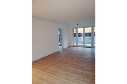 2 Zimmer Wohnung - 950,00&nbsp;EUR Kaltmiete, ca.&nbsp; 75,00&nbsp;m&sup2; in Falkensee (PLZ: 14612)