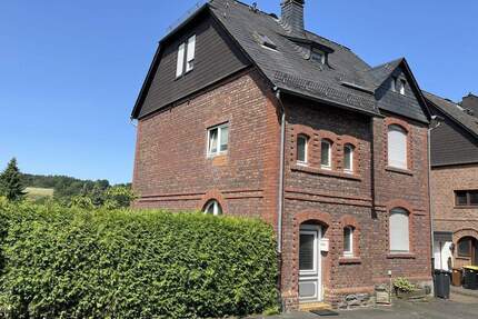 Sinn: Gepflegtes Wohnhaus mit schönem Außenbereich