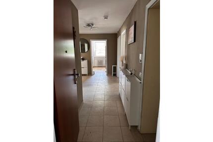 Attraktive 3- Zimmer Wohnung mit 2 Bädern + großem Balkon in Haar