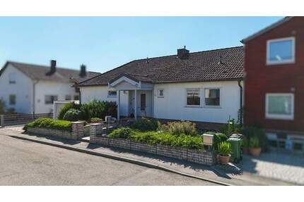 Großer Garten - kleiner Preis! Bungalow, Sanierungsbedürftig mit Grundstücksanteil (WEG) - Wettstetten