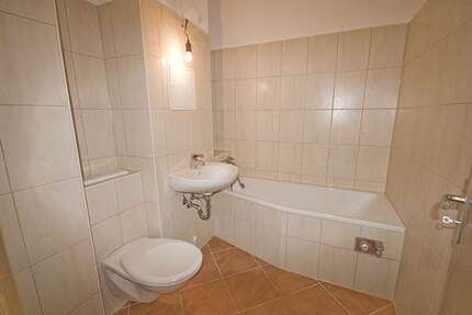 Wohnung zum Mieten in Halle (Saale) 531,00 € 70.83 m²