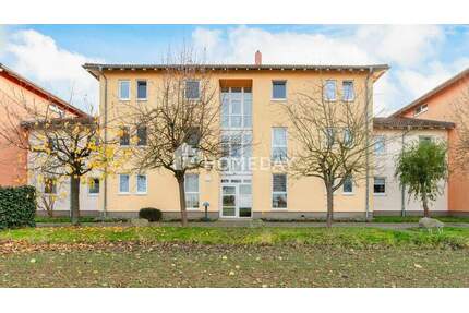 Großzügiges Wohnerlebnis mit Süd-Loggia und Stellplatz: Ihr Logenplatz im Grünen von Brandis