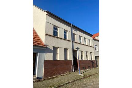 Mietshaus mit 3-4 Wohneinheiten und Ausbaureserve an der Elbe - Dessau-Roßlau Brambach