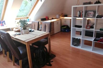 Einzimmer Marsadenwohnung mit separater Küche und Bad - Nürnberg Zerzabelshof