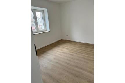 Moderne, kernsanierte Doppelhaushälfte in Burgau zu vermieten