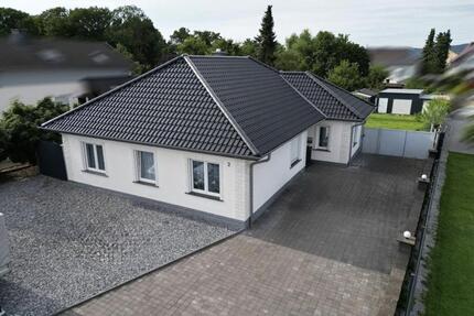 Bungalow mit Wellnesshaus Energieeffiz. A 1.446 m² Grundst. - Porta Westfalica